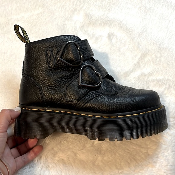 Dr. Martens Shoes - Dr. Doc Martens Devon Heart Platform Boots “Black”